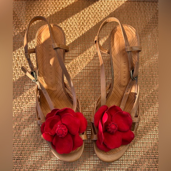 Chie Mihara  Spanish red flowers leather sandals NWT 8,5 (39) - Picture 5 of 15